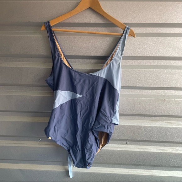 Summersalt The Perfect Wrap One Piece swimsuit in Sky & Blue Mountain colorway - Picture 6 of 7